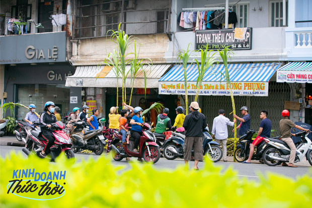 Kiếm hàng chục triệu chưa đầy 24 giờ nhờ phong tục mua mía vàng cúng vía Trời ở Sài Gòn - Ảnh 5.