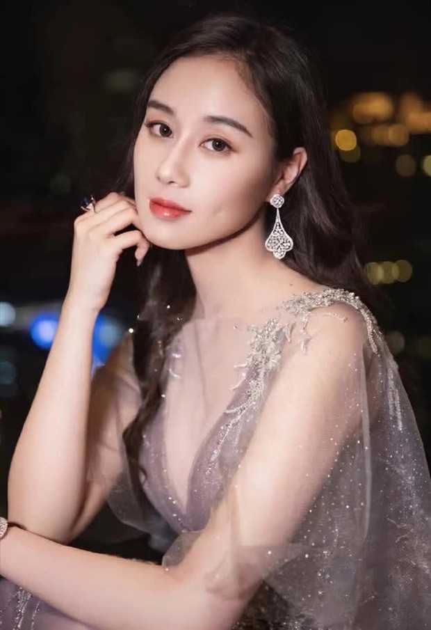 Con gái út mà vua sòng bài Macau có ở tuổi U80: 17 tuổi đã thành triệu phú, là học bá với thành tích học tập siêu khủng - Ảnh 6.