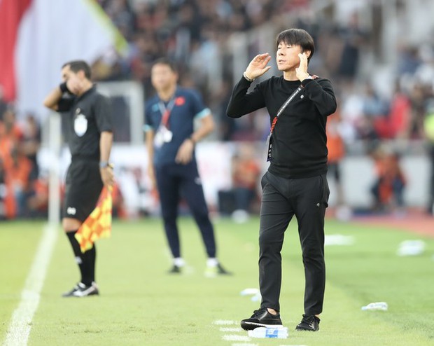 Ông Shin Tae-yong đã cao tay trước đồng nghiệp Park Hang-seo như thế nào? - Ảnh 1. Ông Shin Tae-yong đã cao tay trước đồng nghiệp Park Hang-seo như thế nào? - Ảnh 1.