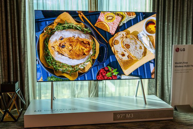 LG ra mắt chiếc TV OLED không dây đầu tiên trên thế giới - Ảnh 1.