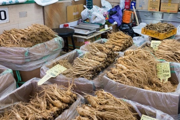 Mẹ Việt ở Hàn Quốc kể chuyện đi chợ nhân sâm lớn nhất xứ sở kim chi, hàng bày la liệt như khoai lang nhiều đến choáng ngợp - Ảnh 4.