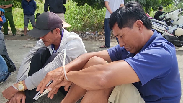 CLIP: Cảnh sát hình sự mật phục bắt “Trung cá lóc” và 30 đối tượng - Ảnh 4.