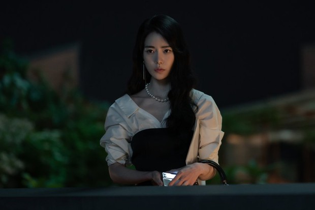 5 chi tiết ẩn gây sốc ở The Glory: Song Hye Kyo trồng độc dược còn dính phải tình yêu, chồng con sẽ bắt tay phản bội ác nữ? - Ảnh 3.