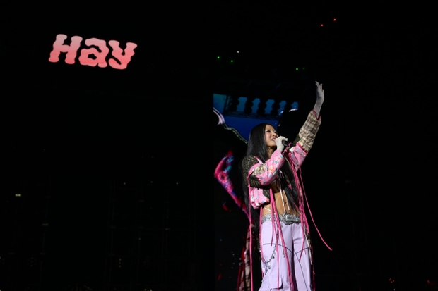 Suboi khiến khán giả 'lên đỉnh' với màn trình diễn 'liên khúc nhạc rap đỉnh cao' tại HAY FEST 2023
