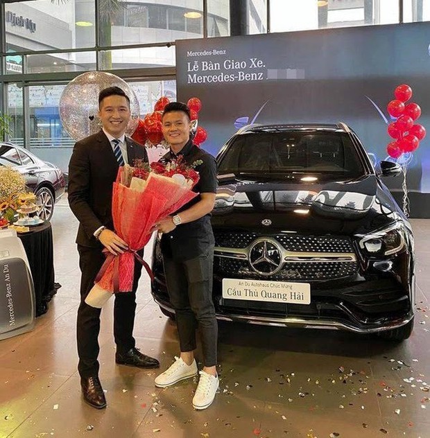 Quang Hải lộ diện với phong cách thời trang thượng lưu, lái xe hàng tỷ Mercedes: Nổi bật hơn bao giờ hết!