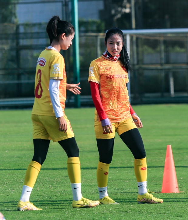 Bật mí bí quyết chăm sóc da tập luyện của hotgirl Thanh Nhã và Trần Thị Duyên dưới ánh nắng chói chang