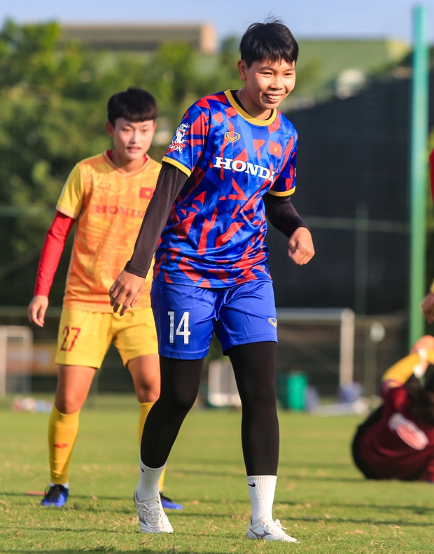 Bật mí bí quyết chăm sóc da tập luyện của hotgirl Thanh Nhã và Trần Thị Duyên dưới ánh nắng chói chang