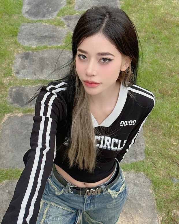 Vẻ đẹp thần thái của bạn trai MisThy gây sốt cộng đồng, so sánh ngất ngây với tướng nữ Liên Quân