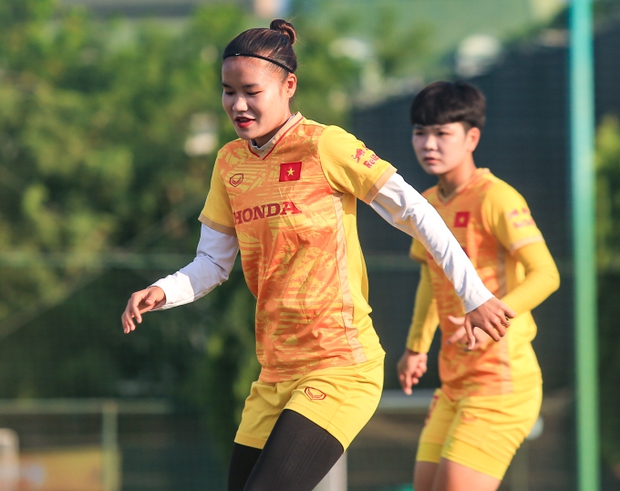 Bật mí bí quyết chăm sóc da tập luyện của hotgirl Thanh Nhã và Trần Thị Duyên dưới ánh nắng chói chang