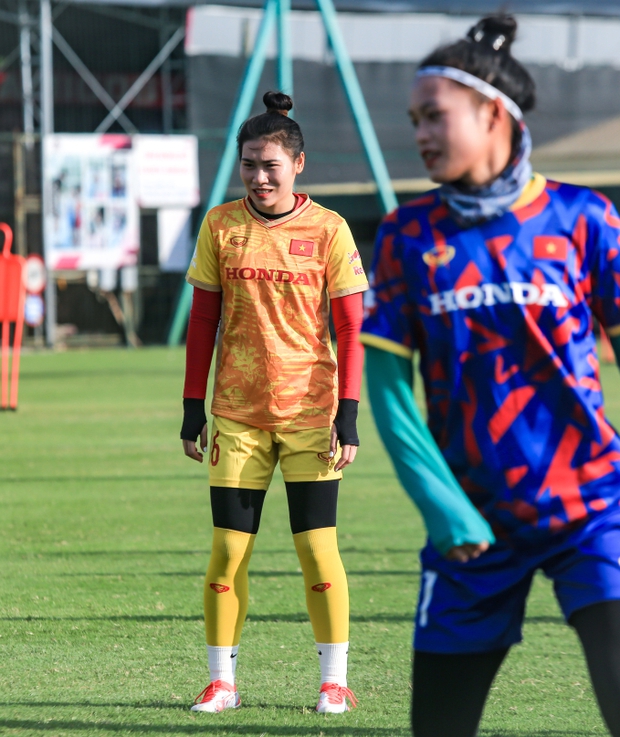 Bật mí bí quyết chăm sóc da tập luyện của hotgirl Thanh Nhã và Trần Thị Duyên dưới ánh nắng chói chang