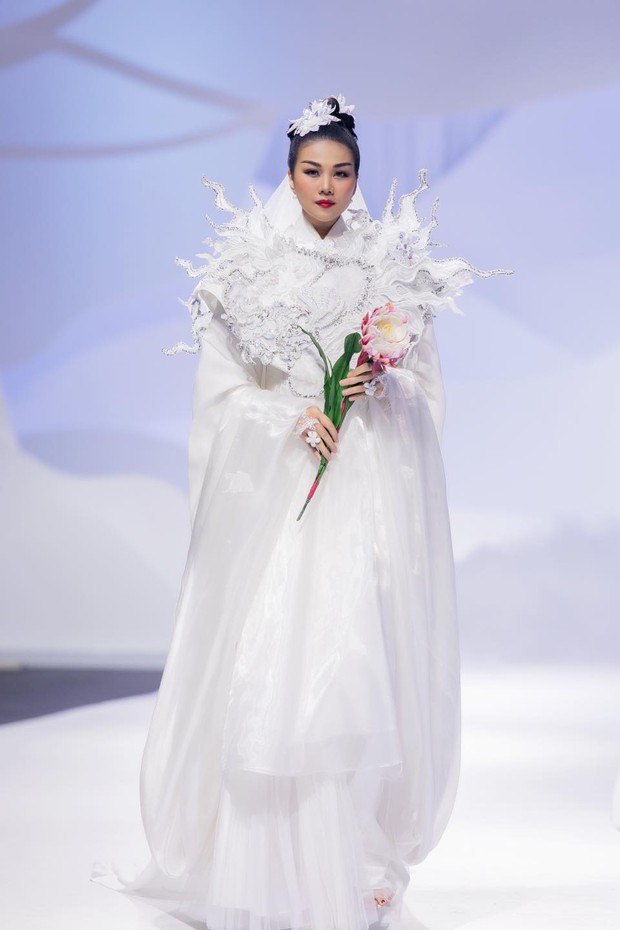Những lần Thanh Hằng mặc váy cưới đẹp lộng lẫy, càng ngắm càng mong ngày chị đẹp thành cô dâu xịn - Ảnh 6. Những lần Thanh Hằng mặc váy cưới đẹp lộng lẫy, càng ngắm càng mong ngày chị đẹp thành cô dâu xịn - Ảnh 6.