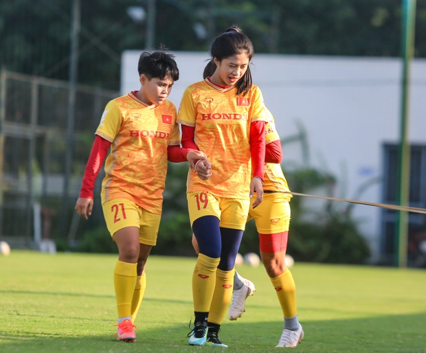 Bật mí bí quyết chăm sóc da tập luyện của hotgirl Thanh Nhã và Trần Thị Duyên dưới ánh nắng chói chang