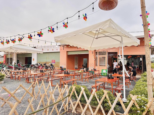 Vừa kinh doanh khách sạn, vợ chồng Phan Văn Đức bất ngờ mở quán nướng siêu hot