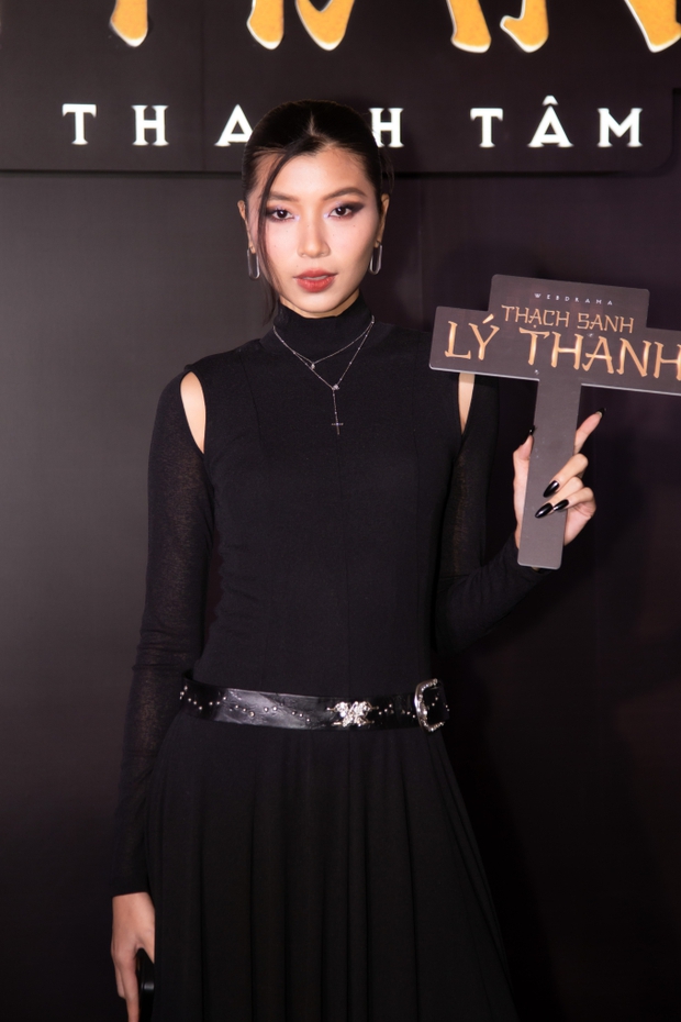 Xoài Non xinh như búp bê, Bảo Anh khoe sắc rạng rỡ ở thảm đỏ Thạch Sanh Lý Thanh - Ảnh 9. Xoài Non xinh như búp bê, Bảo Anh khoe sắc rạng rỡ ở thảm đỏ Thạch Sanh Lý Thanh - Ảnh 9.