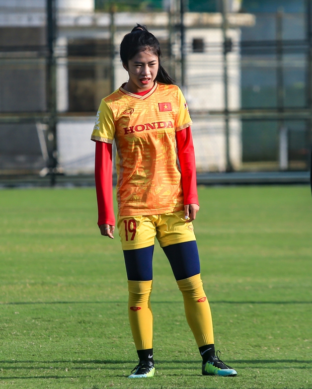 Bật mí bí quyết chăm sóc da tập luyện của hotgirl Thanh Nhã và Trần Thị Duyên dưới ánh nắng chói chang