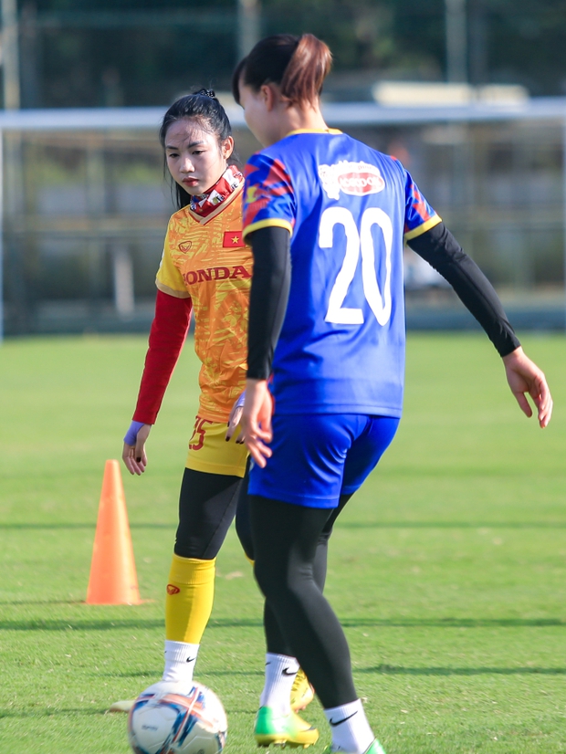 Bật mí bí quyết chăm sóc da tập luyện của hotgirl Thanh Nhã và Trần Thị Duyên dưới ánh nắng chói chang