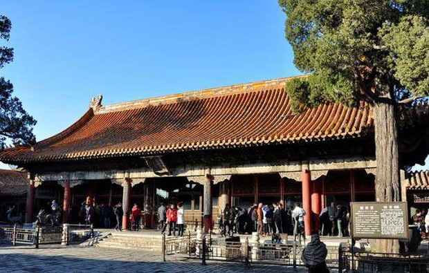 Bên trong phòng ngủ của Từ Hi Thái hậu: Nội thất hiện đại bậc nhất, có dát đầy vàng bạc châu báu như lời đồn? - Ảnh 2.