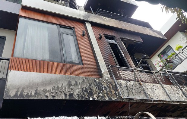 Cận cảnh hiện trường căn nhà 3 tầng bị cháy khiến 2 cháu bé tử vong ở Đà Nẵng - Ảnh 3.
