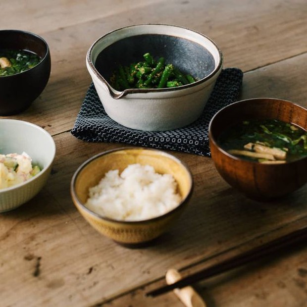 Bí quyết để người Nhật ăn cơm trắng vẫn giữ lượng đường trong máu ổn định, 3 bước kiểm soát đường huyết hiệu quả - Ảnh 1.