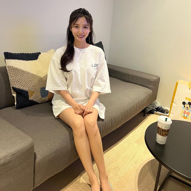 Ánh mắt quyến rũ của Levi khiến fan GAM mê mẩn, cô nàng nữ thần LCK bất ngờ lộ diện