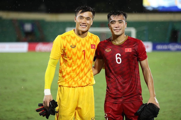 Cựu tuyển thủ Việt Nam khiến dân mạng ngỡ ngàng với hình xăm thủ môn Bùi Tiến Dũng