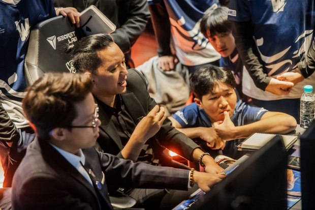 Những bức ảnh nghẹt thở từ trận đại chiến VCS tại CKTG 2023: GAM trắng đêm nhưng ai thật sự xứng đáng đi tiếp!