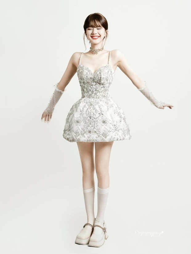 Triệu Lộ Tư - Gương mặt xuất sắc hút ánh nhìn trong loạt ảnh hậu trường, nhan sắc hoàn mỹ cướp trọn spotlight