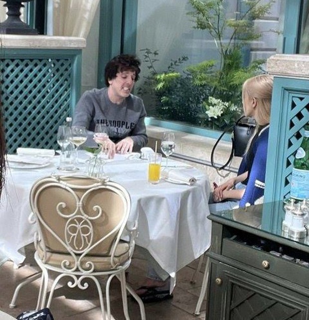 Lisa (BlackPink) hé lộ lý do đặc biệt khi rời YG - Mời bạn xem ngay!