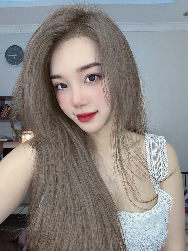 Tiết lộ: Bạn gái hotgirl của hậu vệ ĐT Việt Nam chọn bắt chước Son Heung-min cho ngưỡng mộ! 