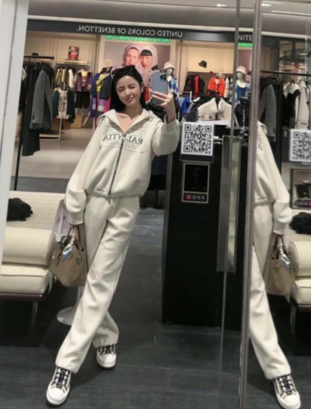 Chu Thanh Huyền bất ngờ xuất hiện tại sân vận động sau sóng scandal, hành trình sang chảnh shopping tại Hàn Quốc