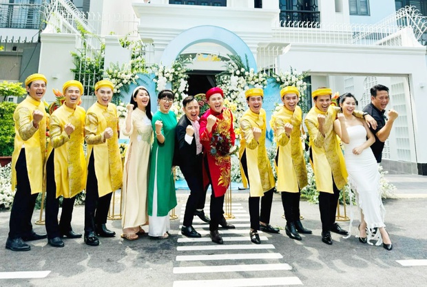 Đám hỏi Hà Trí Quang và bạn trai: Quốc Trường và sao nam lộ 2 cơ ngơi, khiến ai cũng choáng