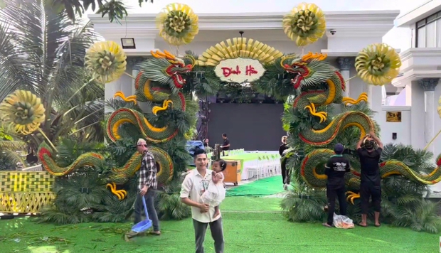 Đám hỏi Hà Trí Quang và bạn trai: Quốc Trường và sao nam lộ 2 cơ ngơi, khiến ai cũng choáng