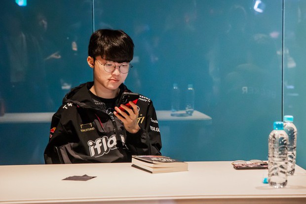 Soi Faker leo rank: Pha xử lý đồng đoàn nổi bật gây cười, say đắm người xem