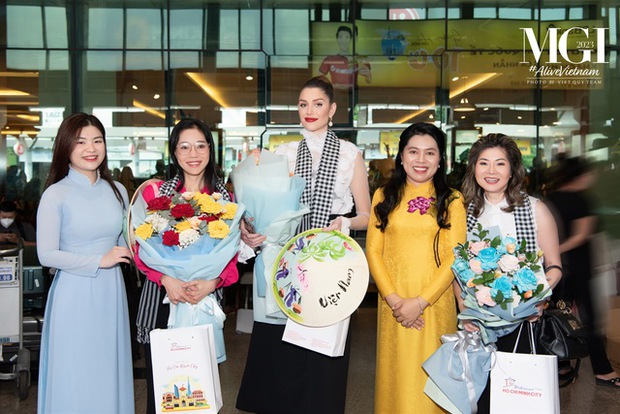 Dàn thí sinh Miss Grand International tại Huế: Lần đầu mặc áo bà ba đổ bánh xèo, Lê Hoàng Phương dừng bước phần thi này - Ảnh 11.
