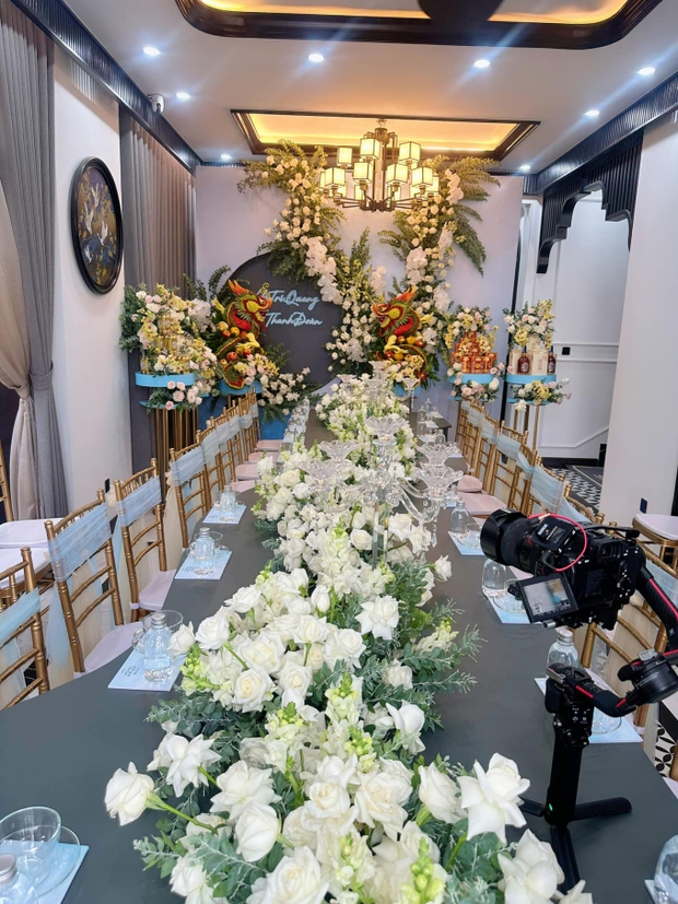 Đám hỏi Hà Trí Quang và bạn trai: Quốc Trường và sao nam lộ 2 cơ ngơi, khiến ai cũng choáng