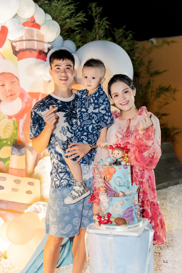 Chuyện tình con trai cầu thủ nổi tiếng và ái nữ cựu chủ tịch Sài Gòn FC: Bất ngờ từ tình yêu nhỏ bé mà đầy ý nghĩa