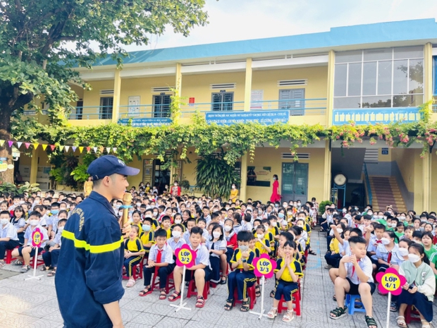 Thủ khoa trường Phòng cháy Chữa cháy được UBND Hà Nội vinh danh: Thăng hàm sớm 1 năm, tâm sự điều sợ nhất khi làm nghề - Ảnh 5.