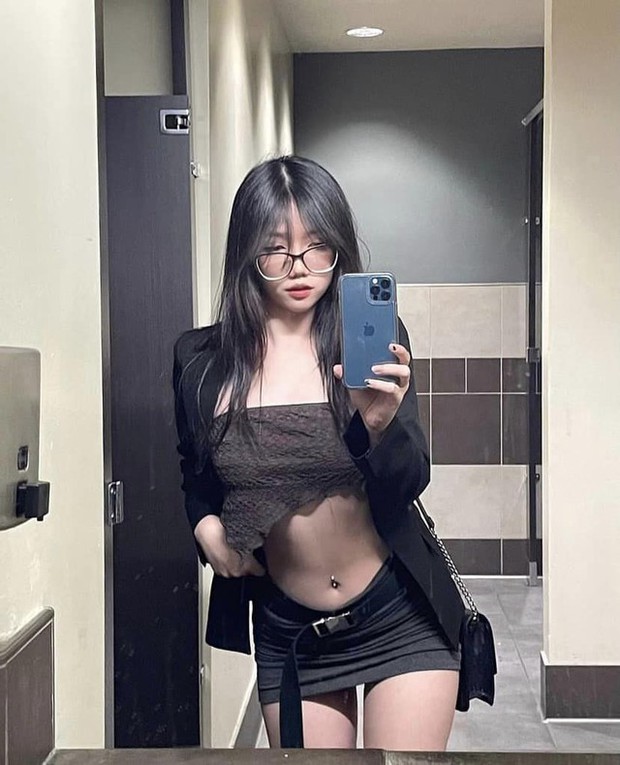 Chính ido Chỉ Quạt nổi tiếng! Remind Pro Max gợi cảm gây sốt VCS không ngừng