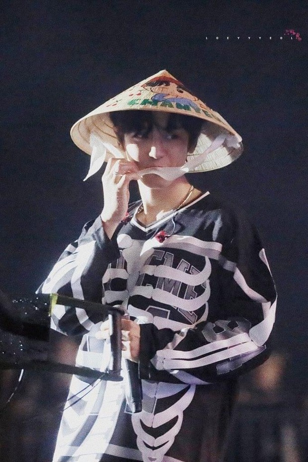 Chanyeol (EXO) khiến fan Việt ngất ngây với vẻ đẹp long lanh, hòa ca mộng mơ!