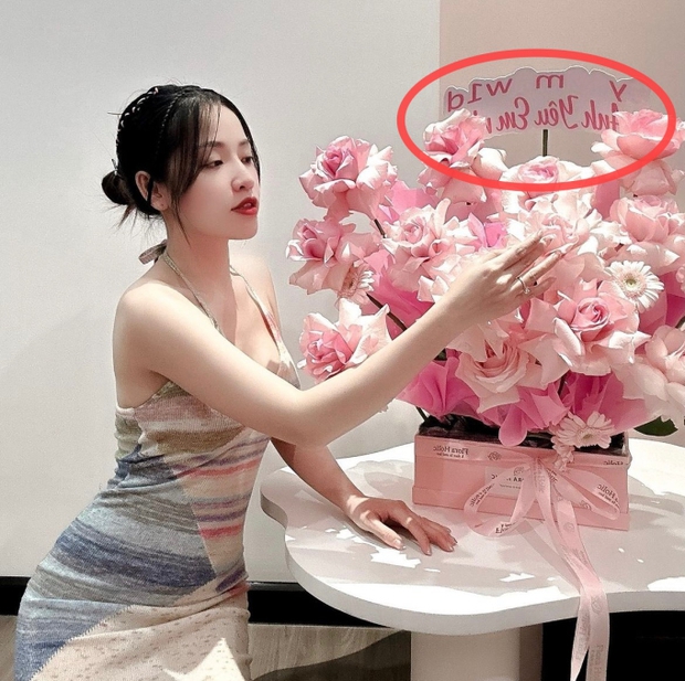 Puka khoe quà 20/10 của Gin Tuấn Kiệt, quyết giấu kín 1 chi tiết gây tò mò trước ngày cưới - Ảnh 6. Puka khoe quà 20/10 của Gin Tuấn Kiệt, quyết giấu kín 1 chi tiết gây tò mò trước ngày cưới - Ảnh 6.
