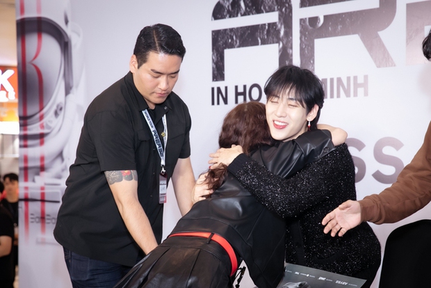 BamBam (GOT7) chào mừng ngày Phụ nữ Việt Nam bằng tin nhắn bất ngờ, mẹ ruột quyết đến ủng hộ trễ vì… kẹt xe