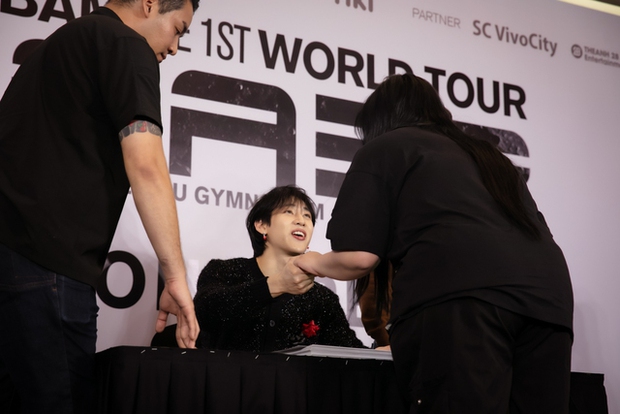 BamBam (GOT7) chào mừng ngày Phụ nữ Việt Nam bằng tin nhắn bất ngờ, mẹ ruột quyết đến ủng hộ trễ vì… kẹt xe