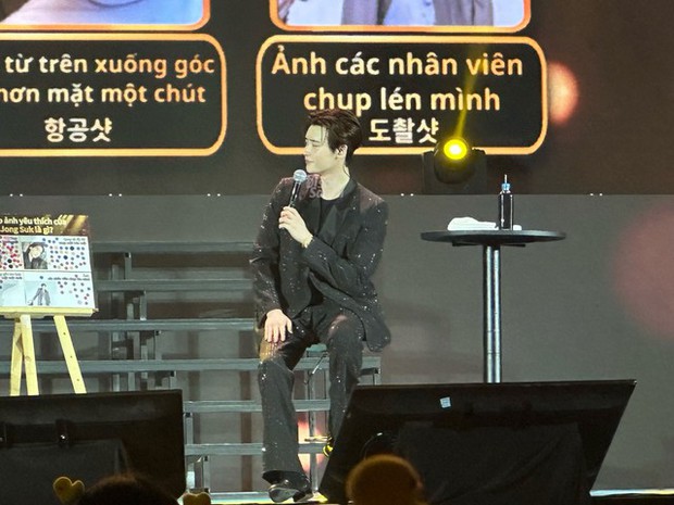 Lee Jong Suk tại Việt Nam: Màn trình diễn visual đậm chất sốc!