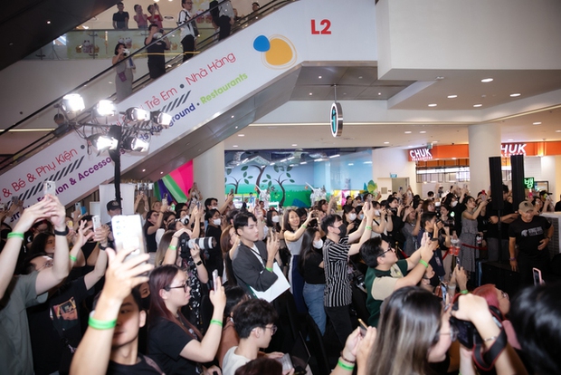 BamBam (GOT7) chào mừng ngày Phụ nữ Việt Nam bằng tin nhắn bất ngờ, mẹ ruột quyết đến ủng hộ trễ vì… kẹt xe