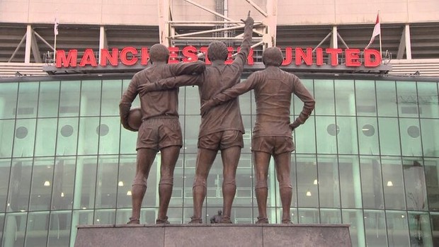 Bobby Charlton: Hành trình chói sáng vượt qua cơn ác mộng Munich