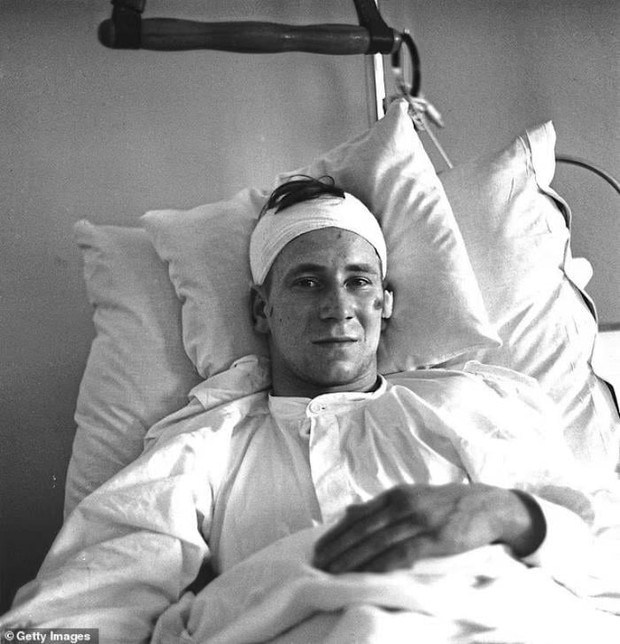Bobby Charlton: Hành trình chói sáng vượt qua cơn ác mộng Munich