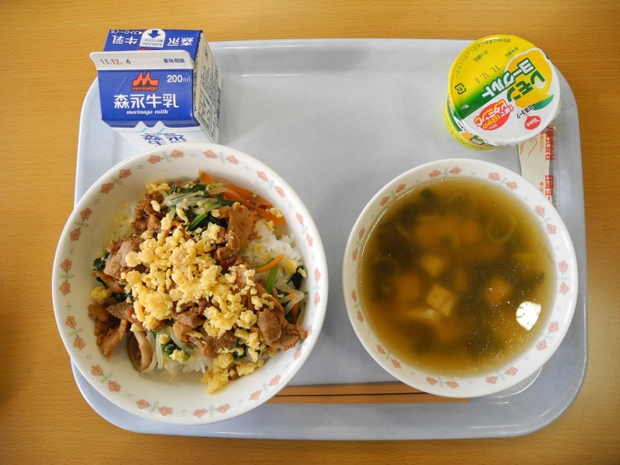 Ai cũng mê bữa ăn trưa của học sinh Nhật, đủ chất mà rẻ, có cả chuyên gia cân đo dinh dưỡng - Ảnh 7.