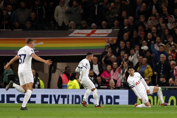 Huyền thoại Son Heung Min làm nóng sân White Hart Lane, Tottenham tụt sạch ánh hào quang tại Ngoại hạng Anh