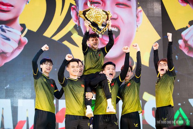 Bộ ảnh ăn mừng 1-0-2 tuyển thủ Liên Quân gây sốt mạnh, cảnh đẹp cực chất!