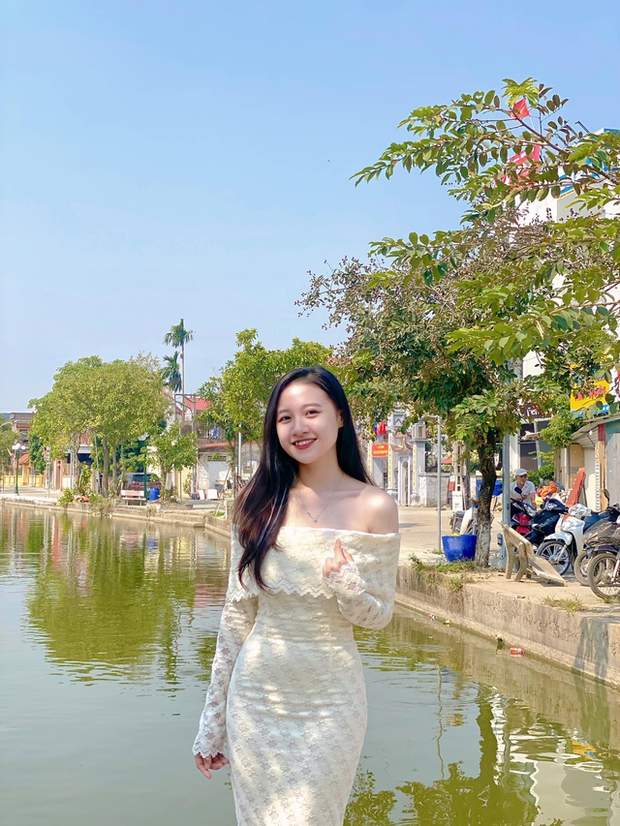 Thủ môn danh tiếng gặp gỡ hotgirl xứ Nghệ, hạ cánh bộ ảnh cưới đẳng cấp dân bóng đá